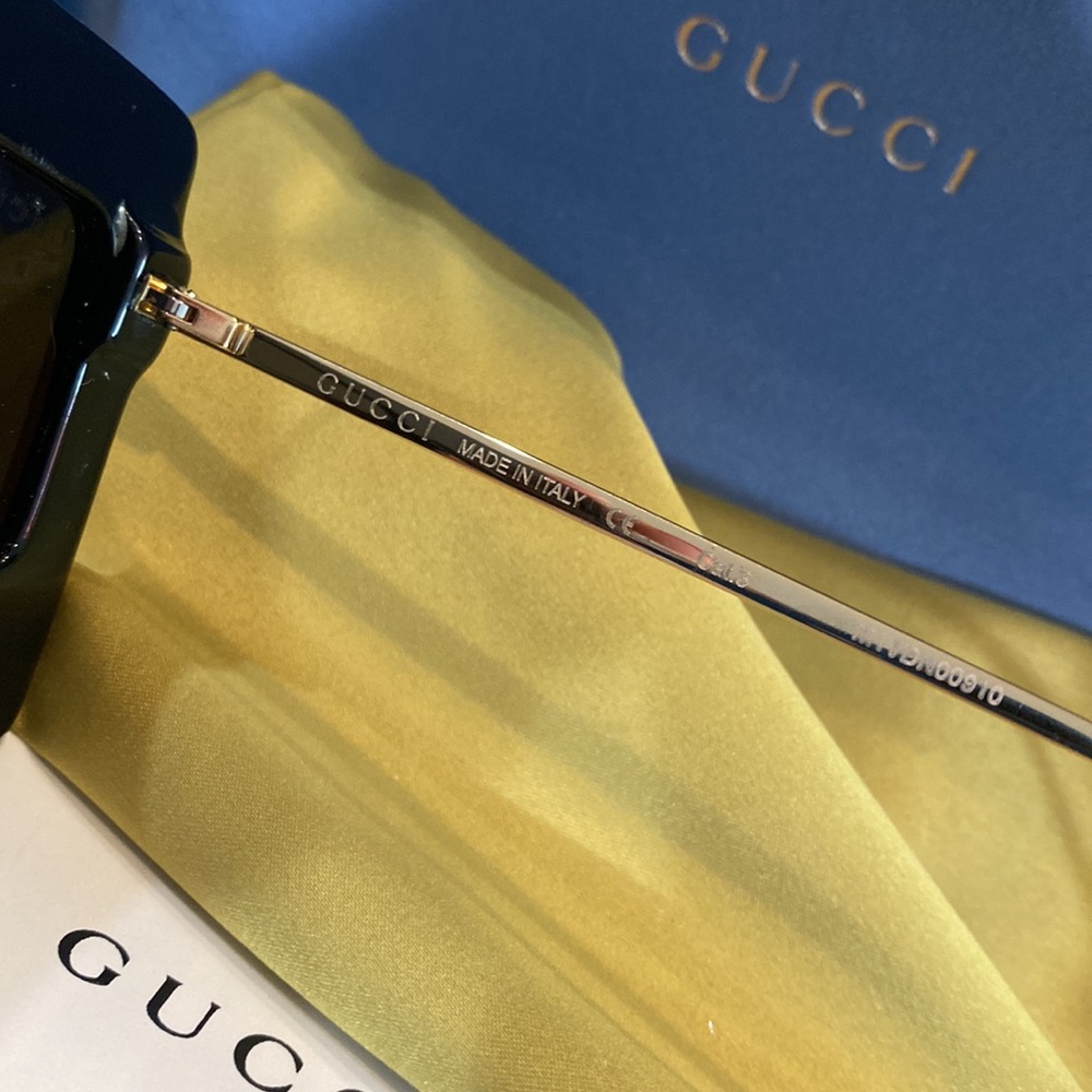 Authentic GUCCI 60 Rectangular "Hollywood collect… - image 8